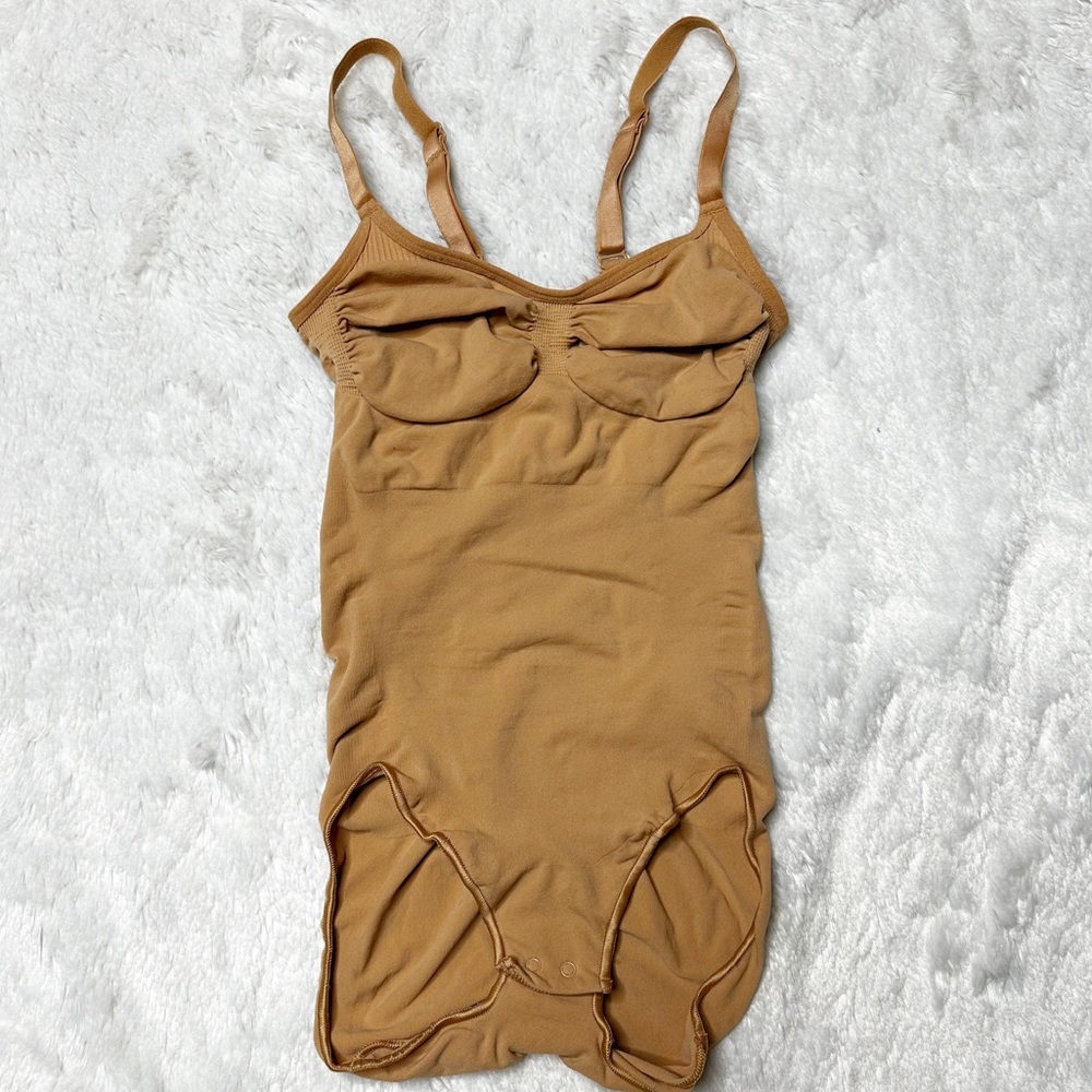 NEW Skims Seamless Sculpting Brief Bodysuit in Ochre Women’s S/M